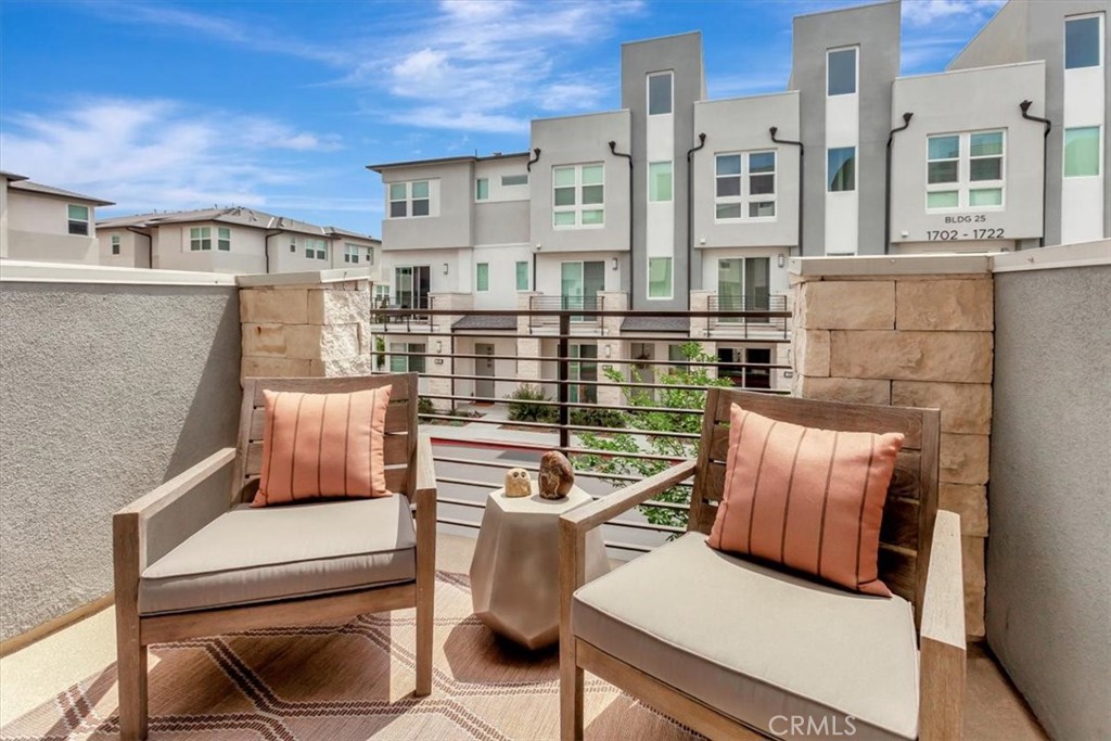 1810 W Bushell Street