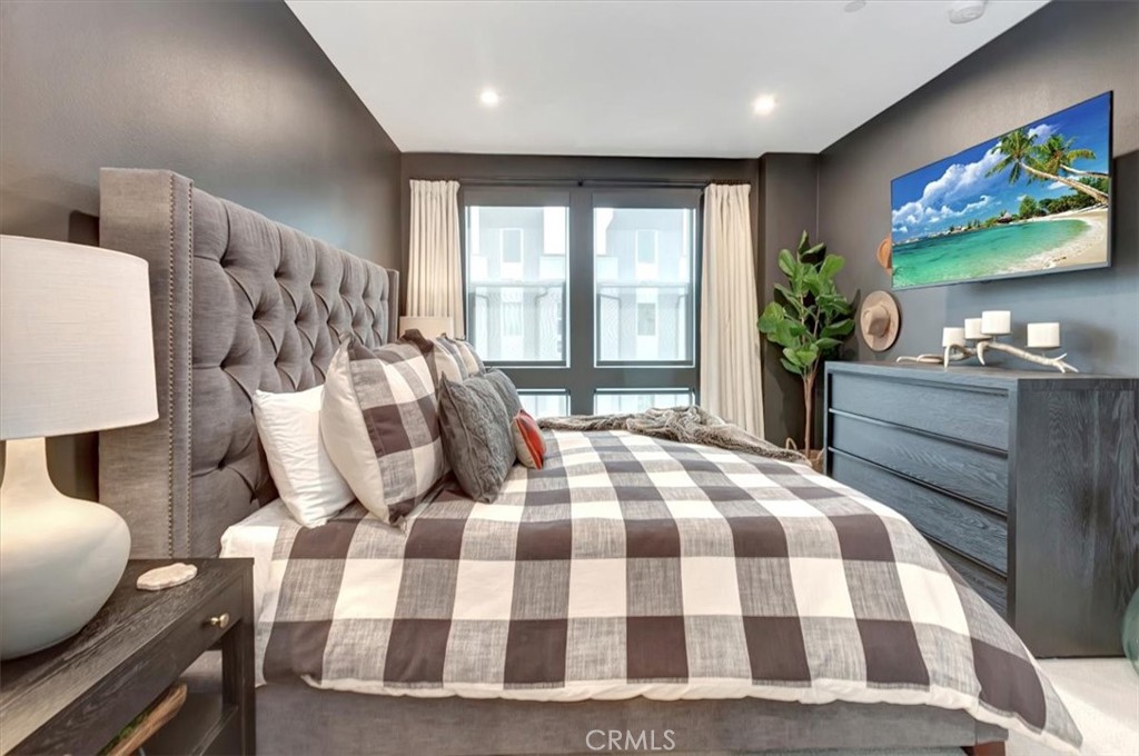 1810 W Bushell Street