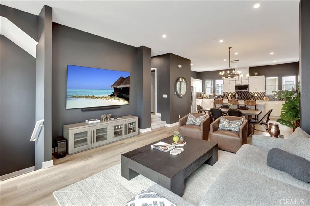 1810 W Bushell Street