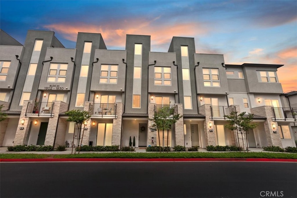 1810 W Bushell Street