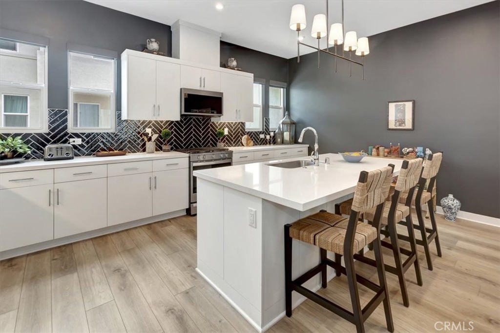 1810 W Bushell Street