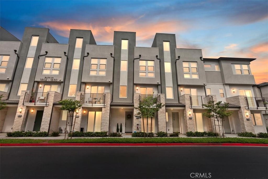 1810 W Bushell Street