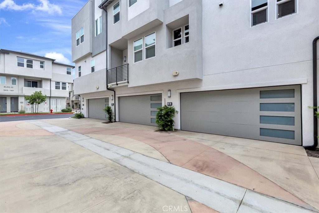 1810 W Bushell Street