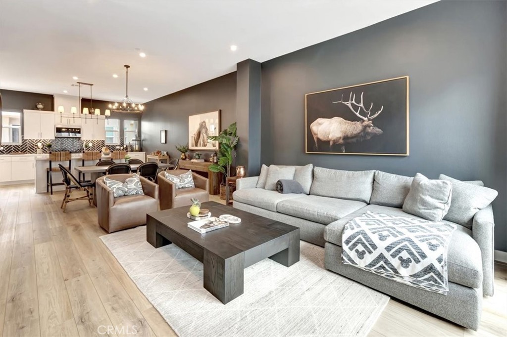 1810 W Bushell Street