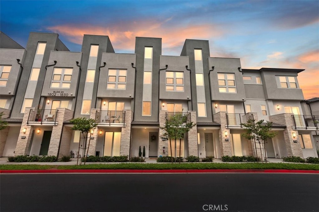 1810 W Bushell Street