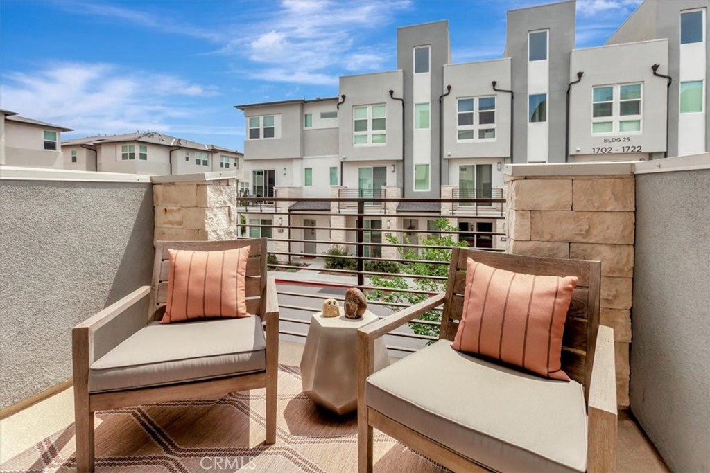 1810 W Bushell Street