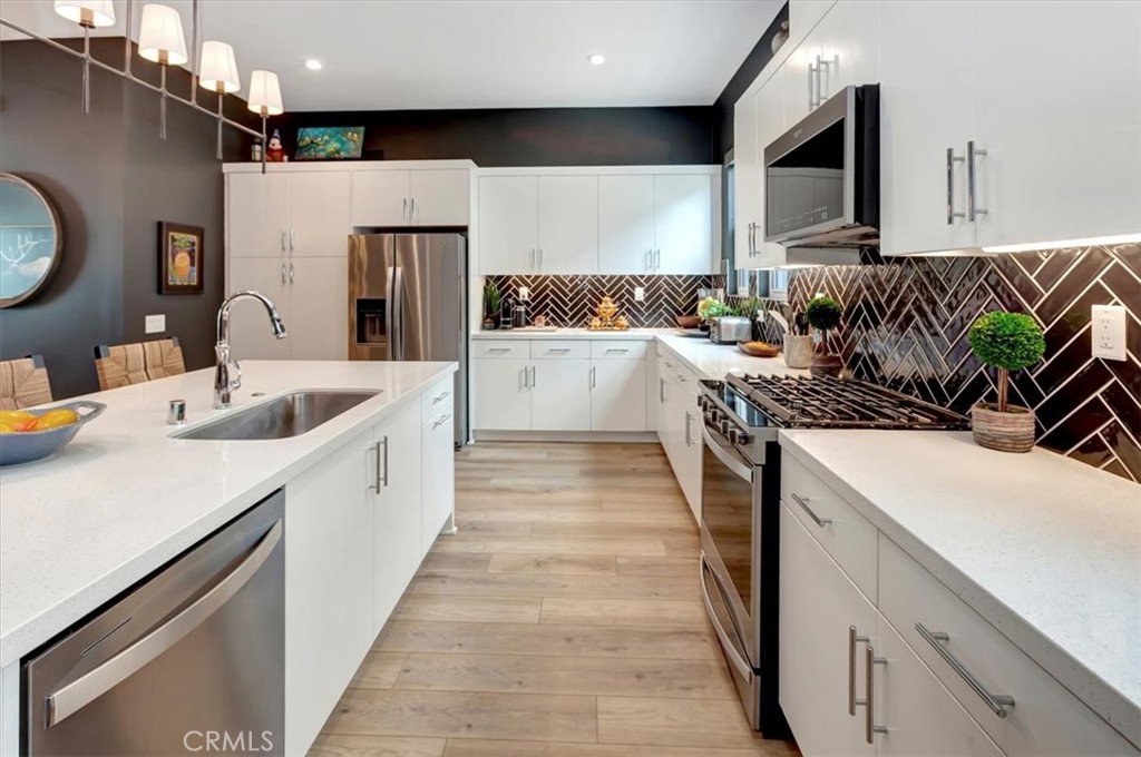 1810 W Bushell Street