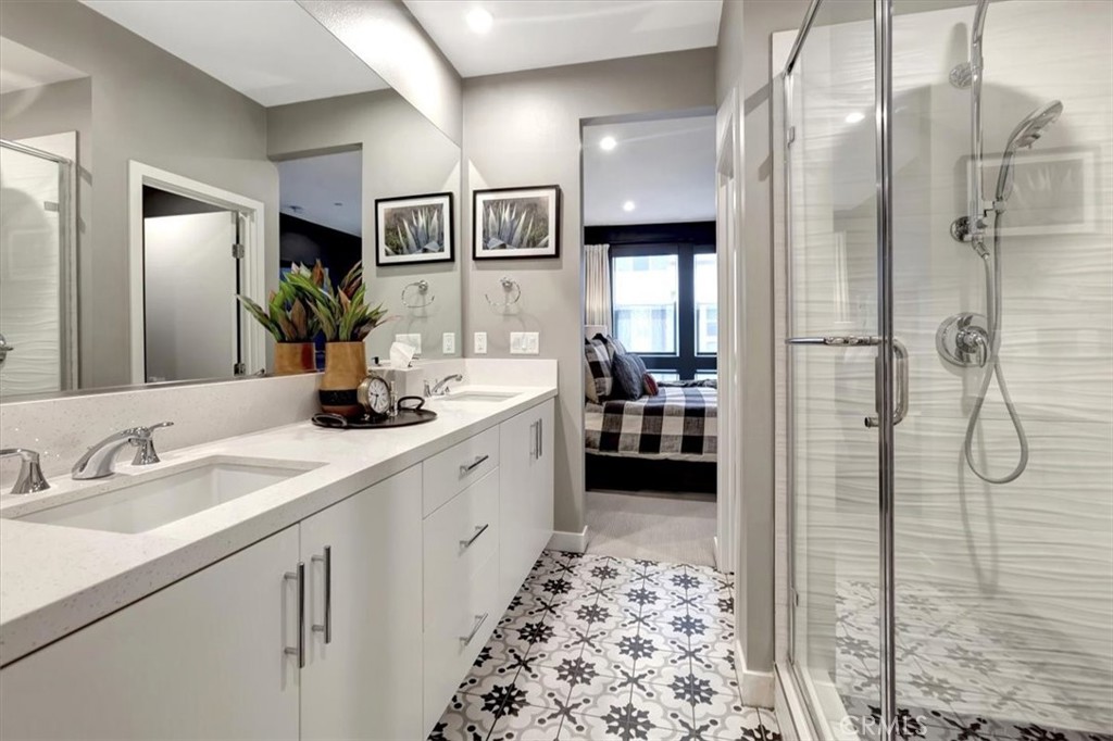 1810 W Bushell Street