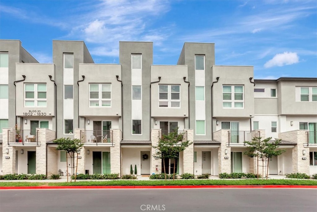 1810 W Bushell Street