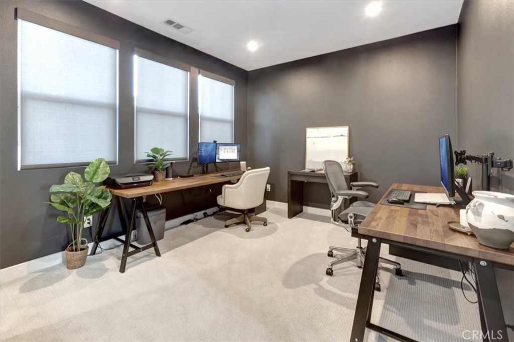 1810 W Bushell Street