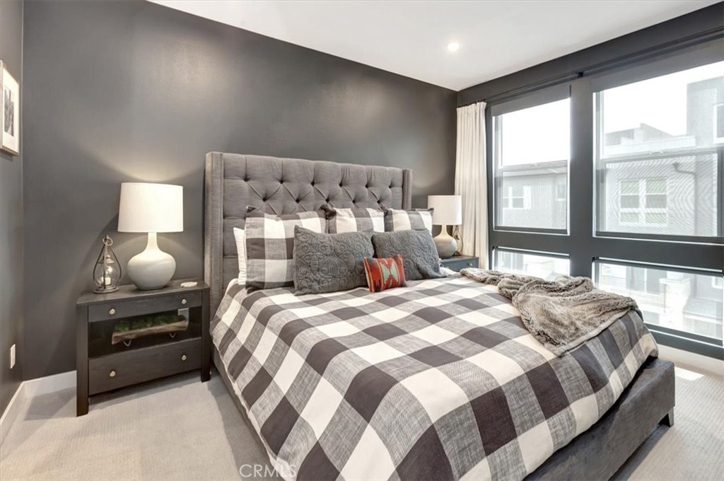 1810 W Bushell Street