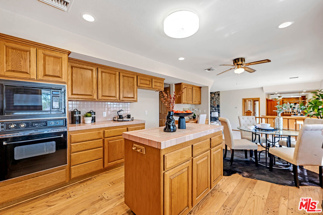 34880 Via Famero Dr