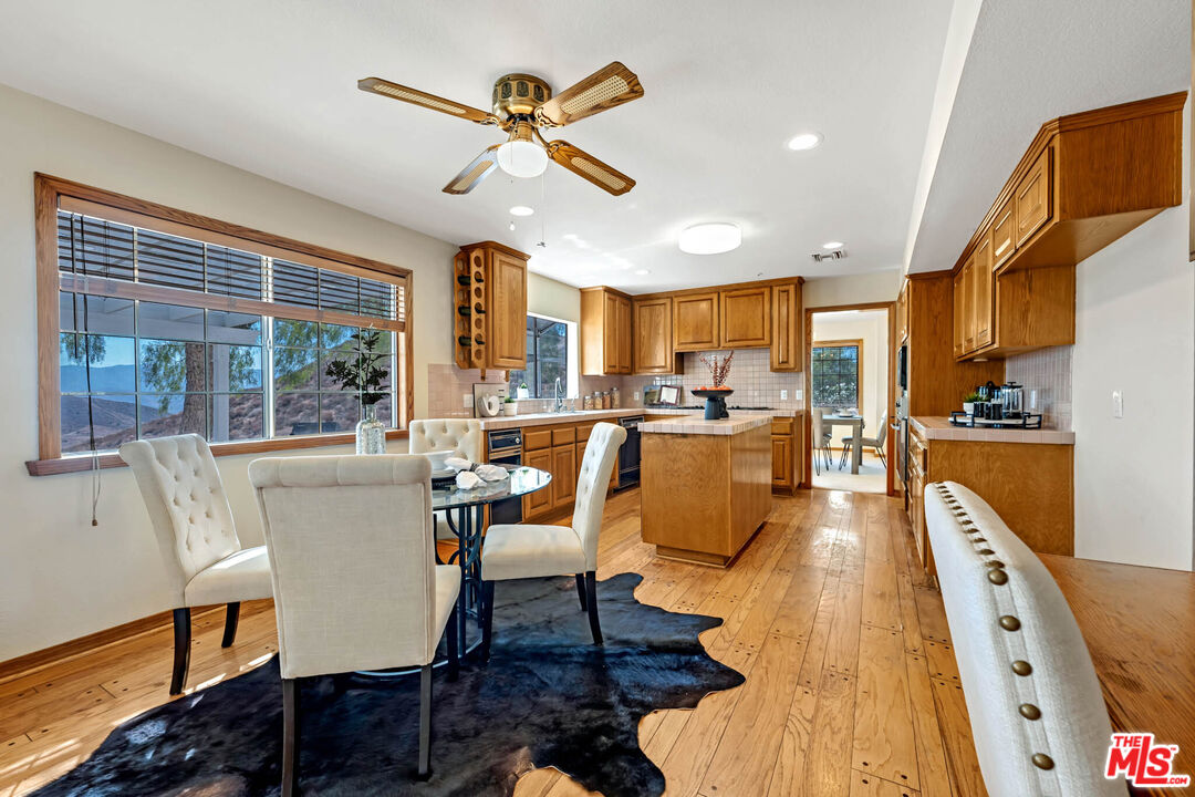 34880 Via Famero Dr