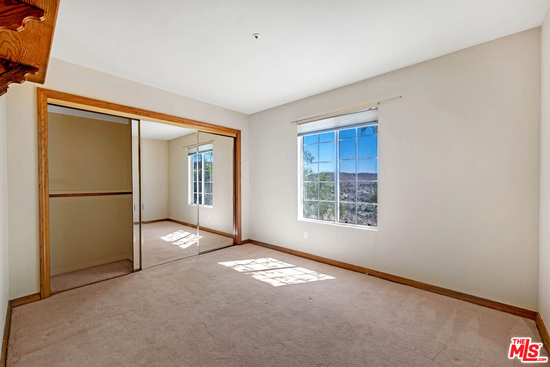 34880 Via Famero Dr