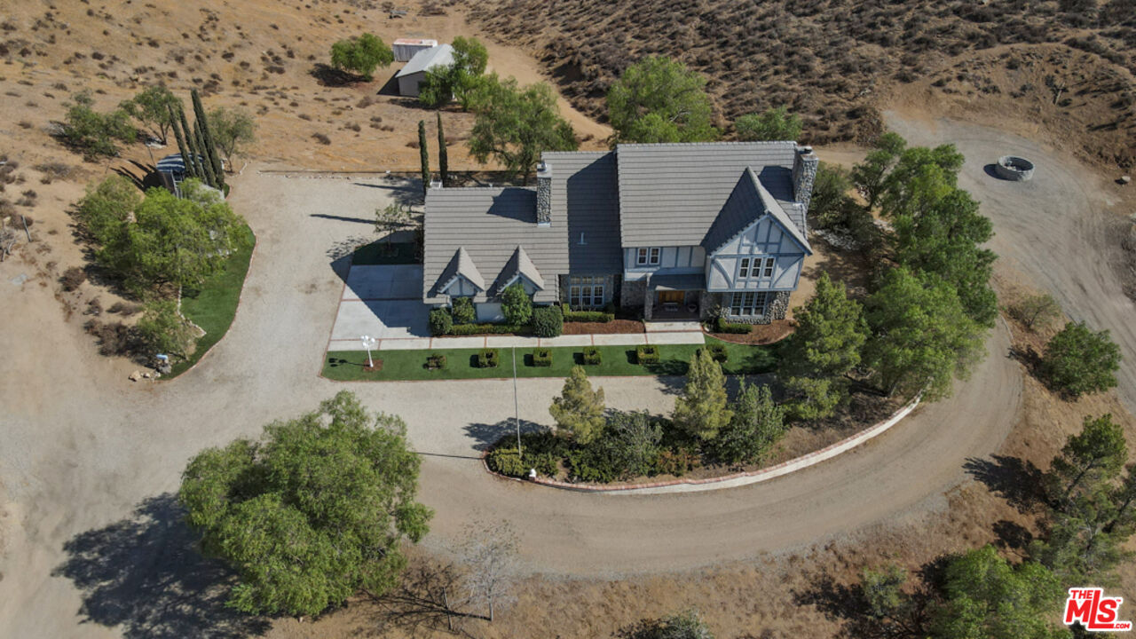 34880 Via Famero Dr