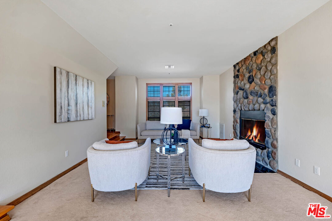 34880 Via Famero Dr