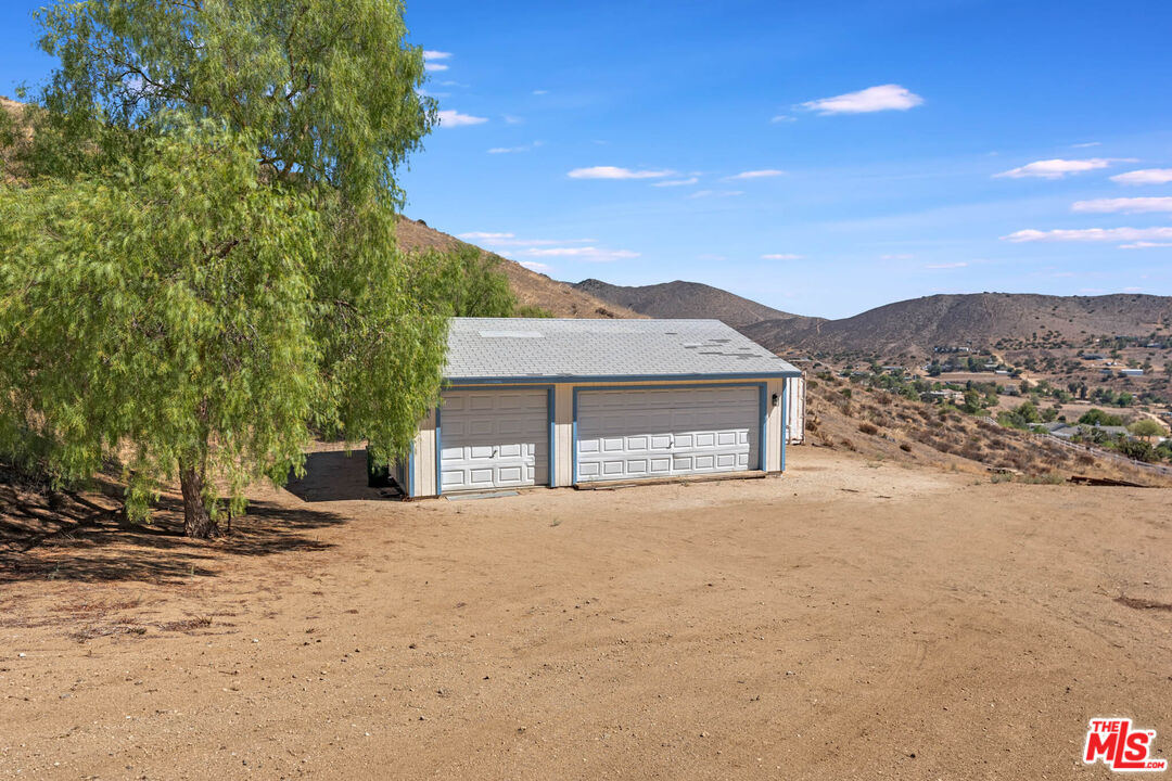 34880 Via Famero Dr