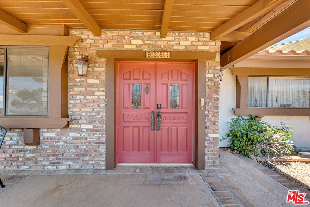 9235 Escondido Canyon Rd