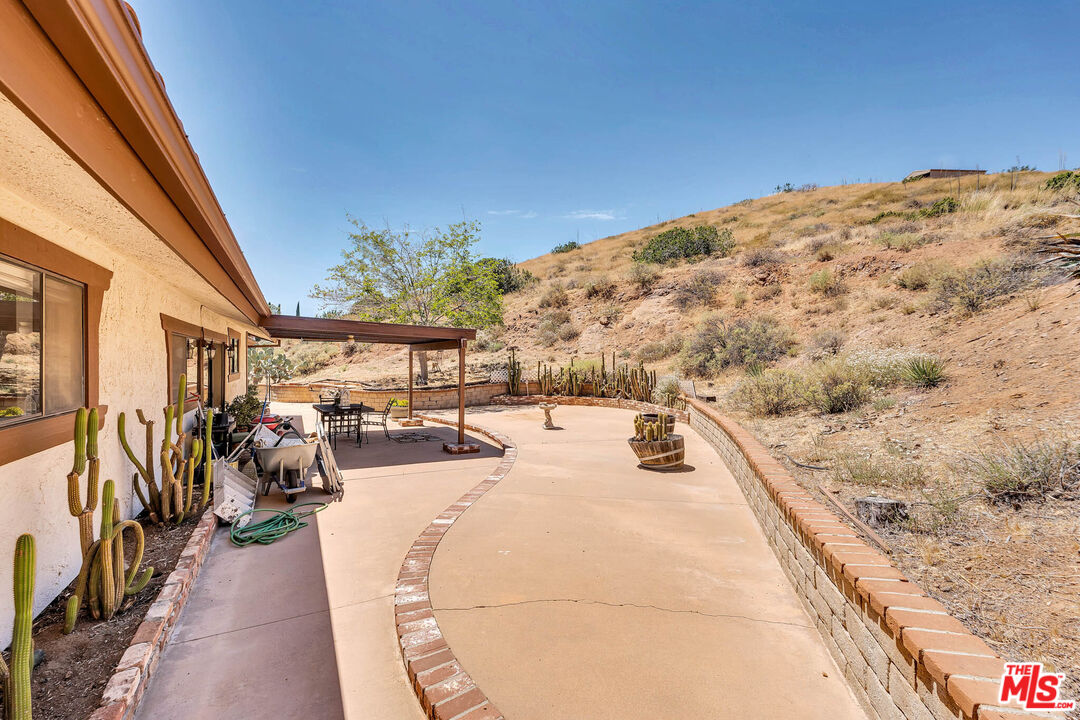 9235 Escondido Canyon Rd