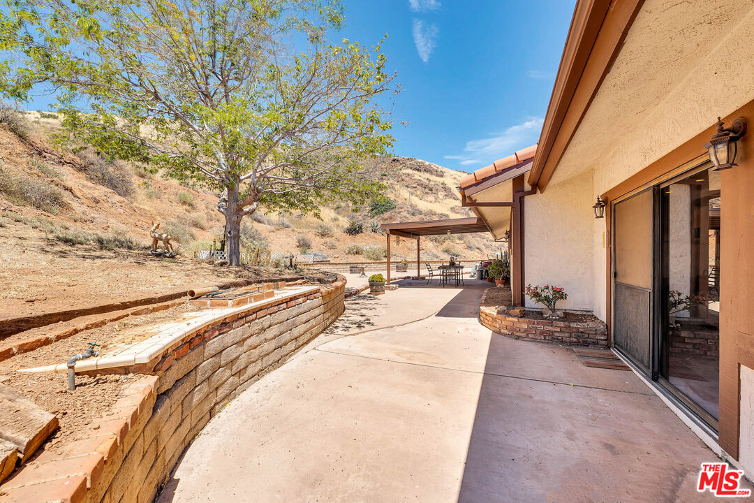 9235 Escondido Canyon Rd