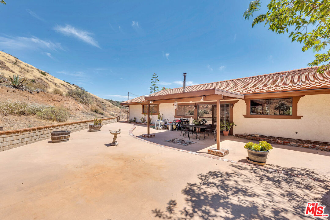 9235 Escondido Canyon Rd