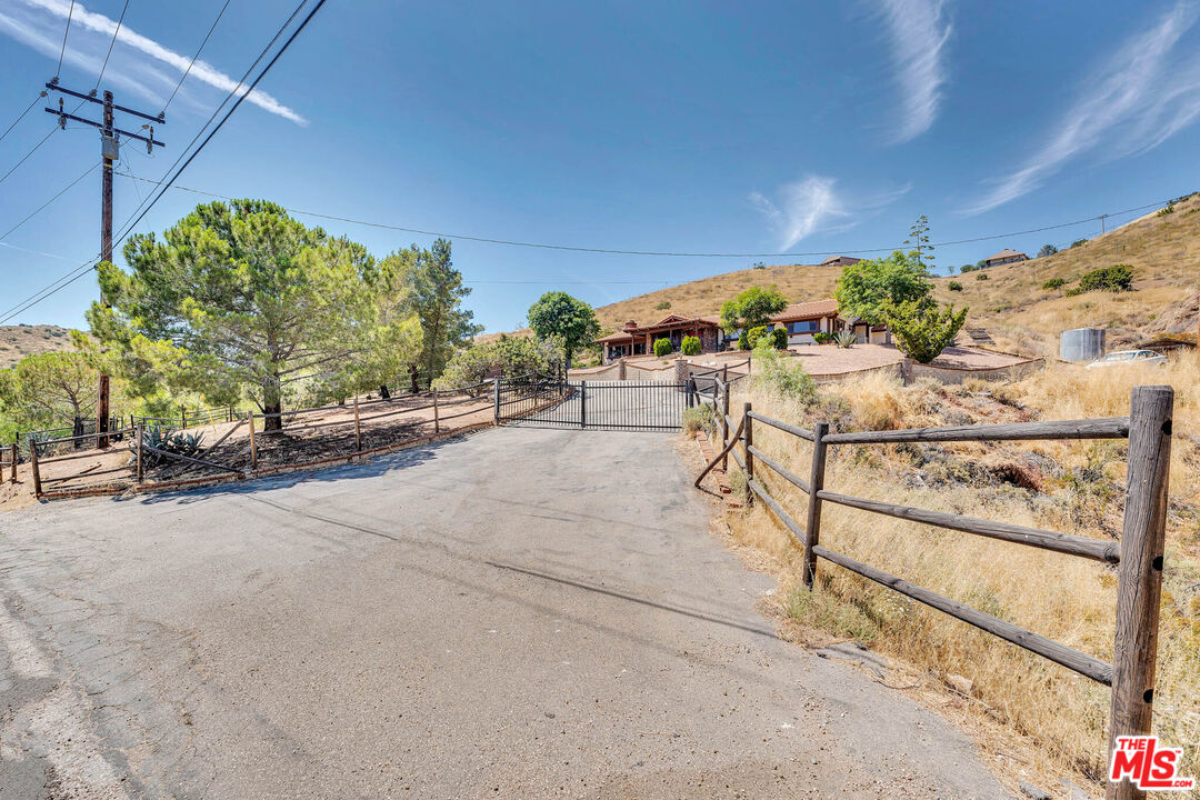9235 Escondido Canyon Rd