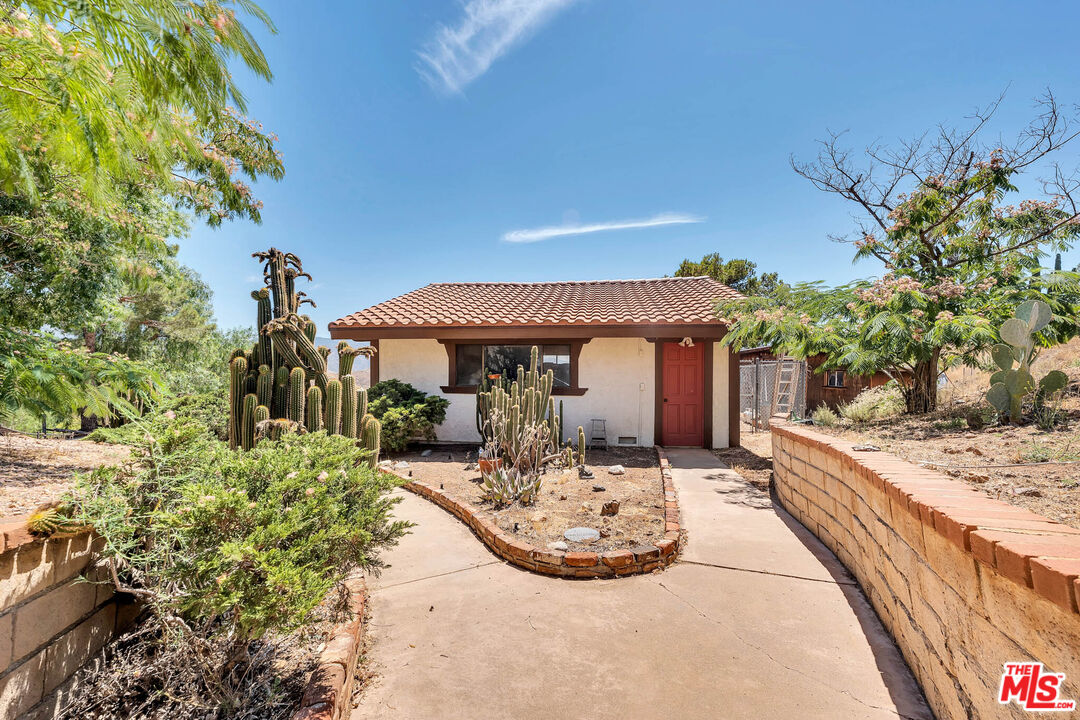 9235 Escondido Canyon Rd