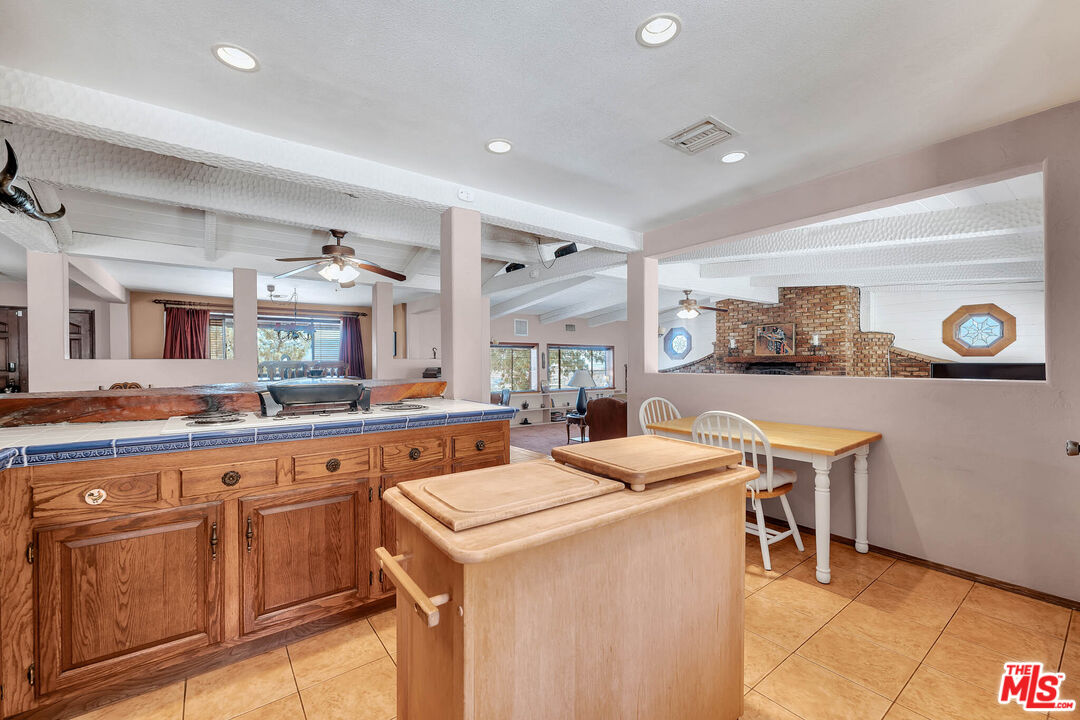 9235 Escondido Canyon Rd