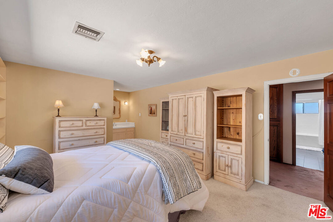 9235 Escondido Canyon Rd