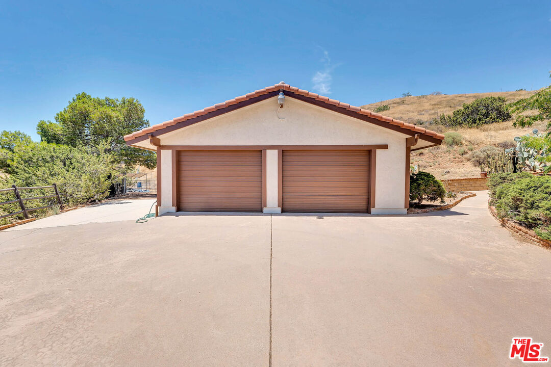 9235 Escondido Canyon Rd