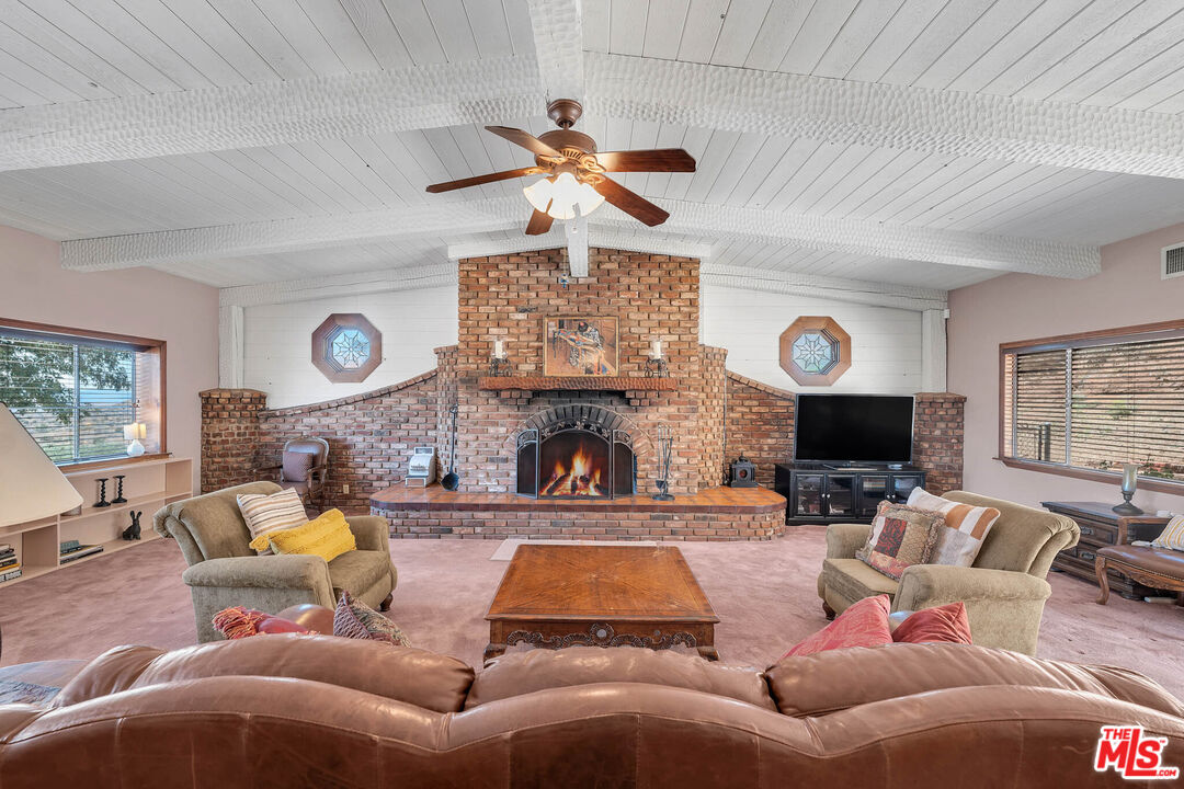 9235 Escondido Canyon Rd