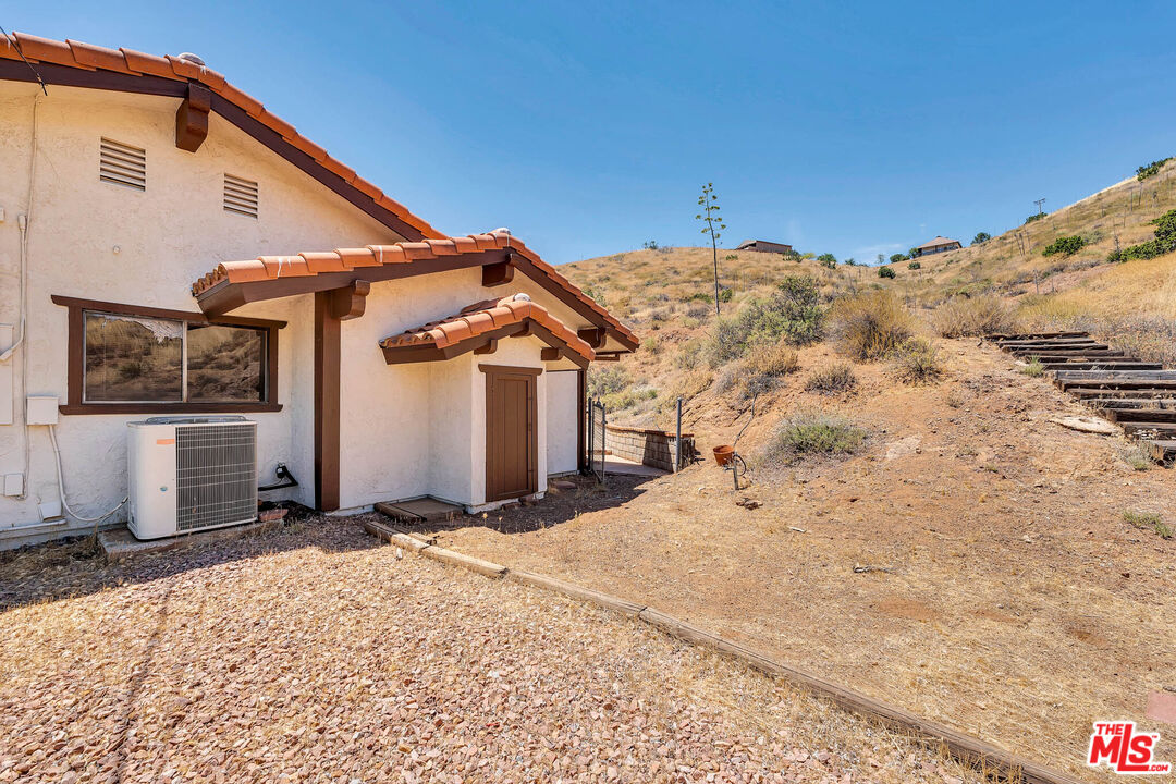 9235 Escondido Canyon Rd