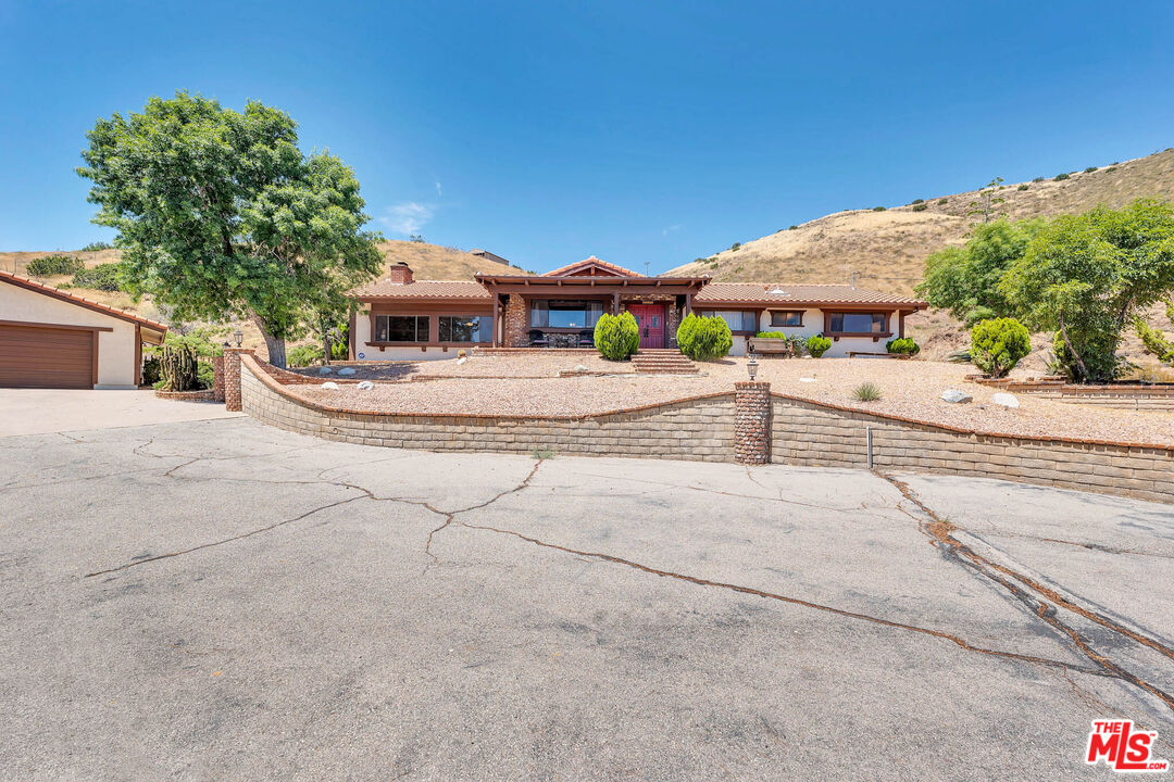 9235 Escondido Canyon Rd