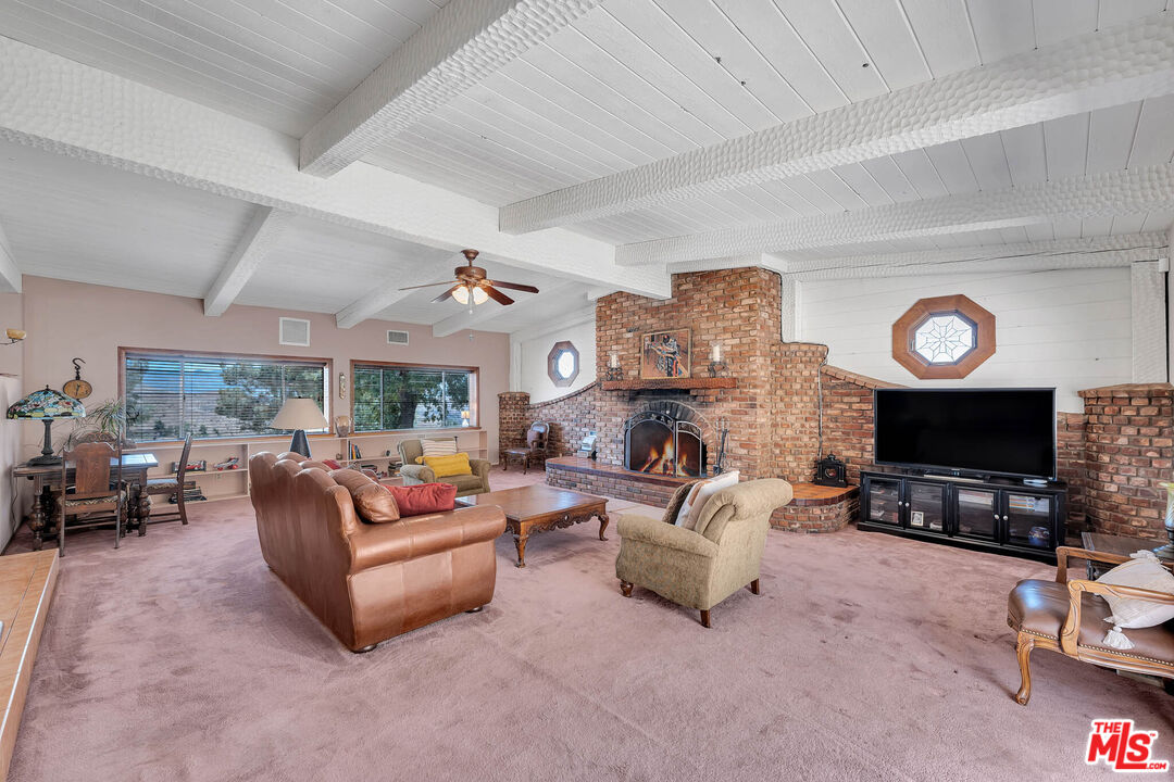 9235 Escondido Canyon Rd