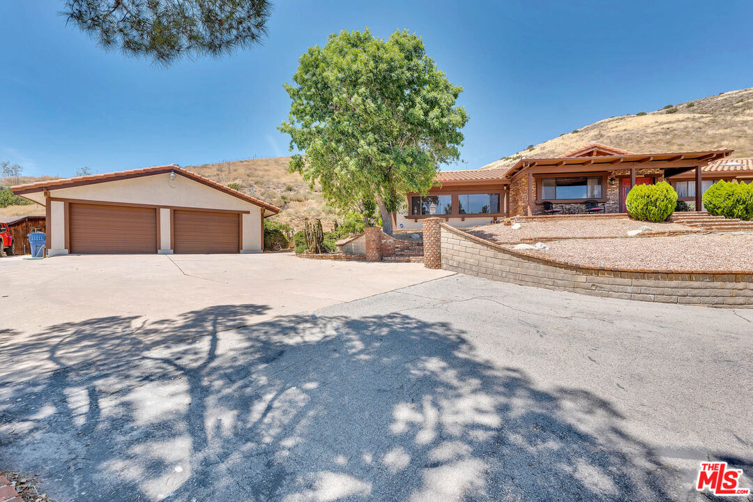9235 Escondido Canyon Rd