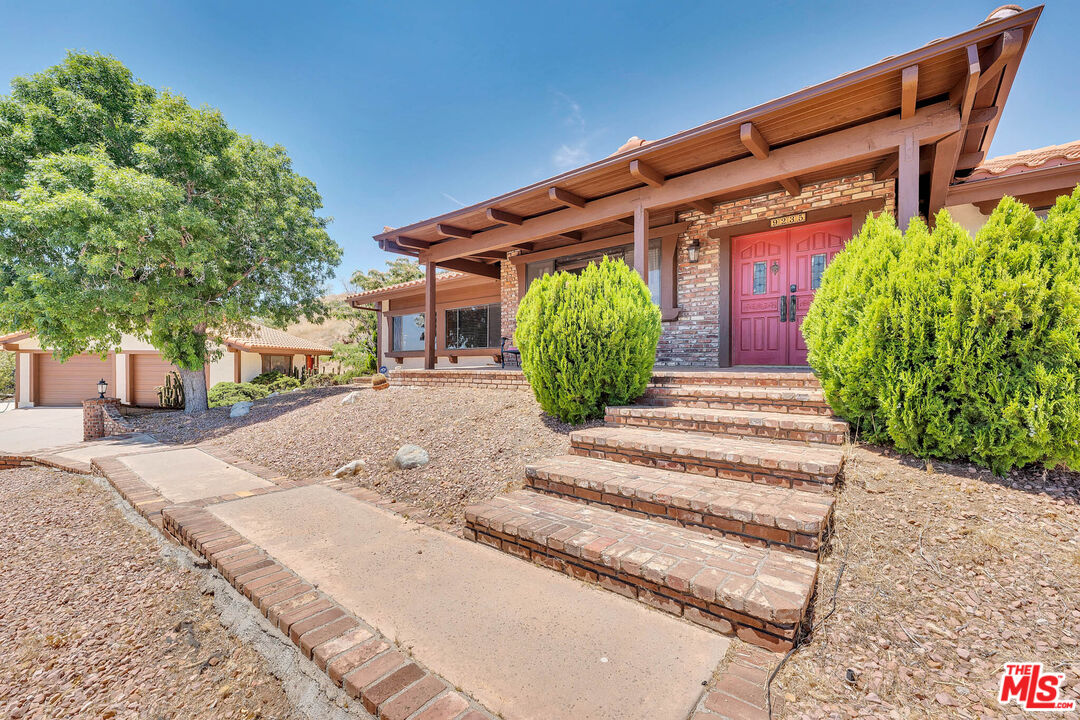 9235 Escondido Canyon Rd