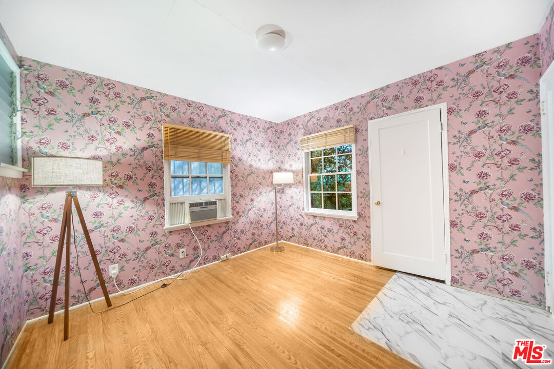 1240 Greenacre Ave