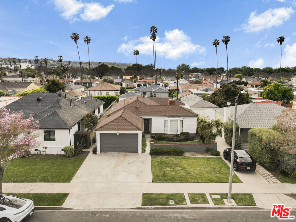3877 Cherrywood Ave