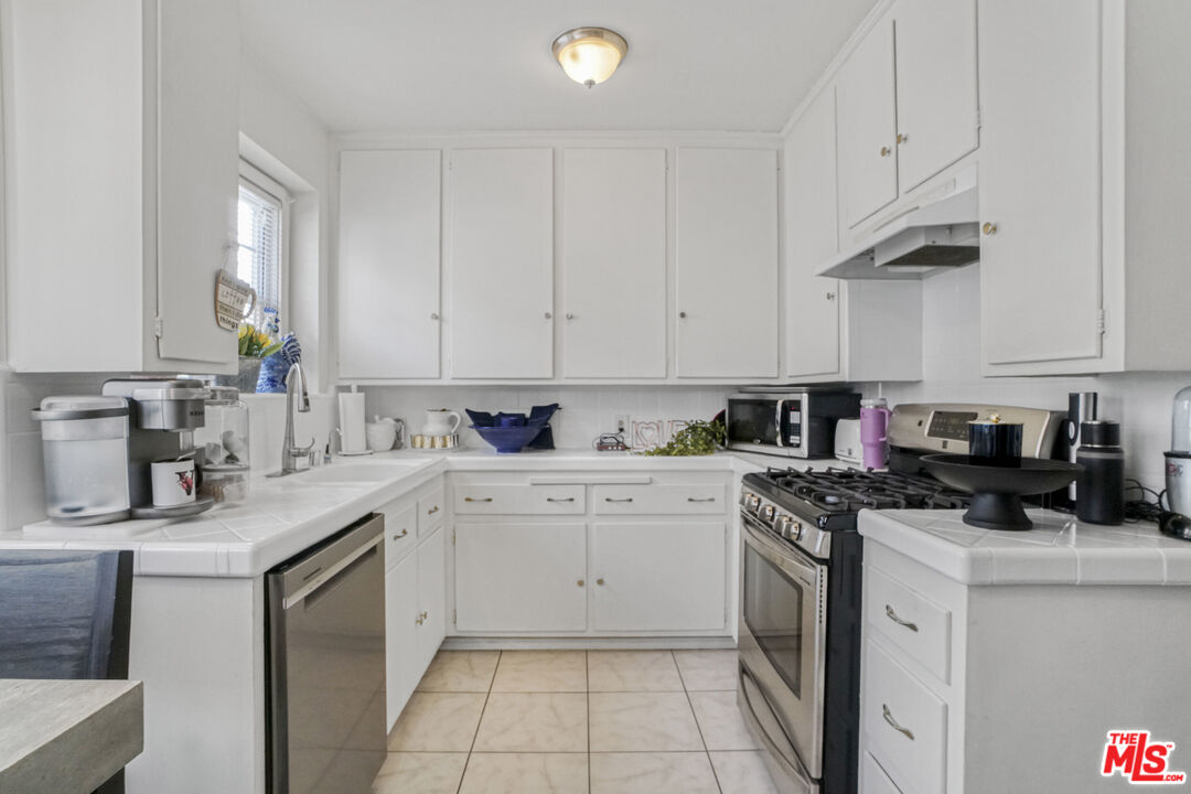 3877 Cherrywood Ave