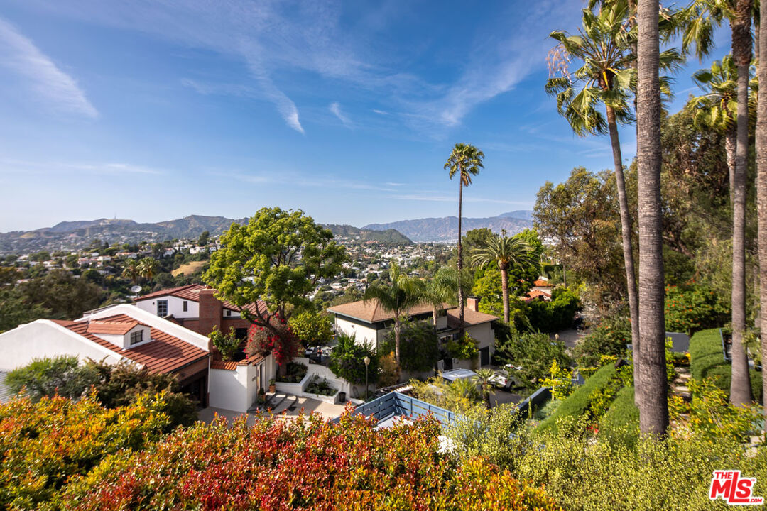 1954 Micheltorena St