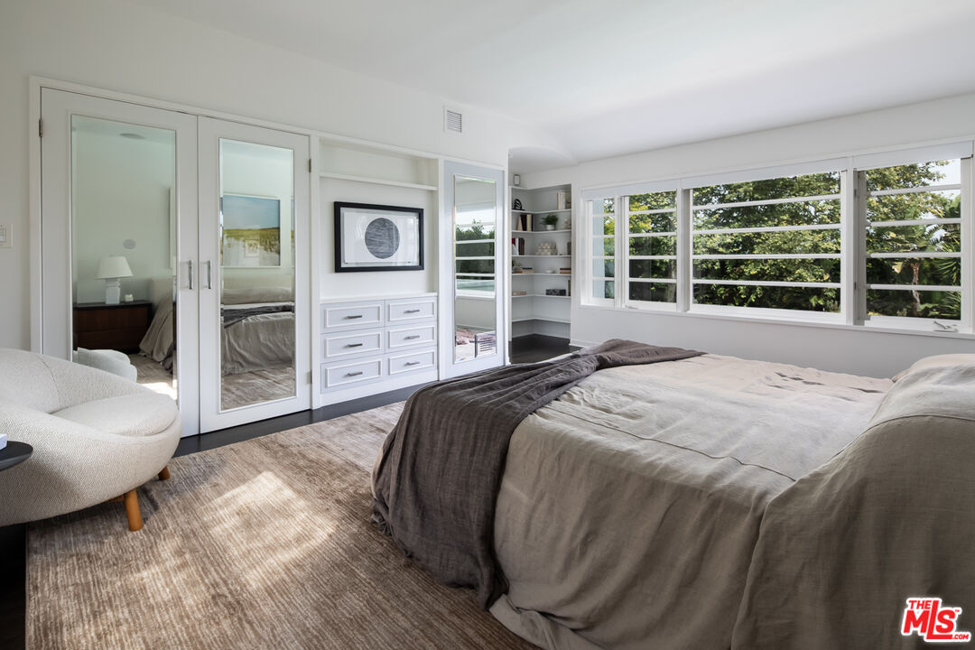 1954 Micheltorena St