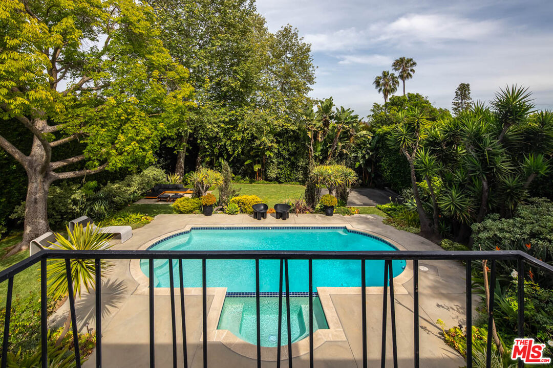 1954 Micheltorena St