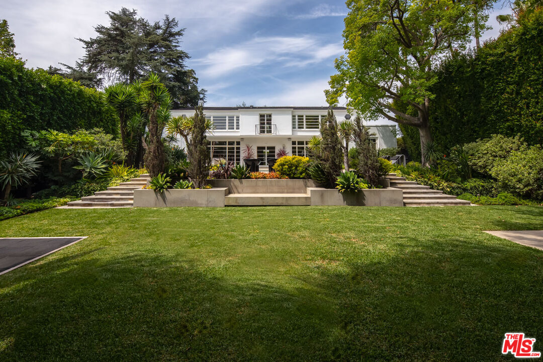 1954 Micheltorena St