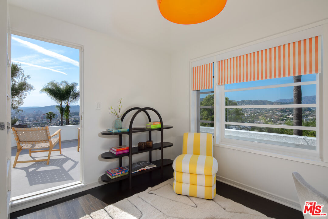 1954 Micheltorena St