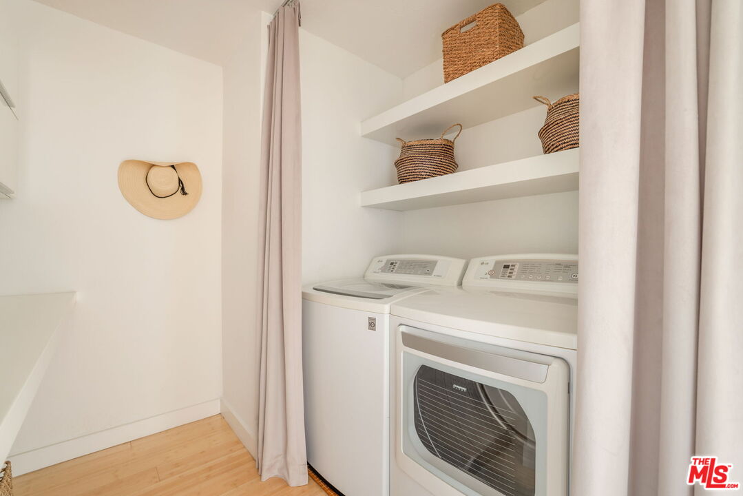 1260 S Beverly Glen Blvd Unit: 405