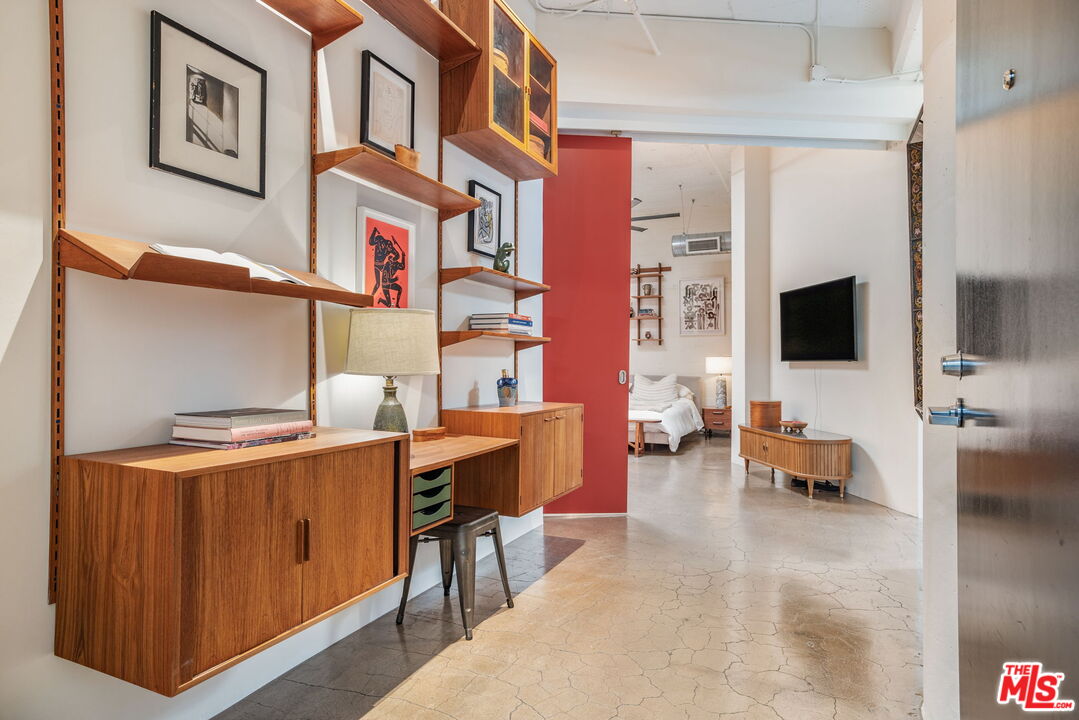 530 Molino St Unit: 213