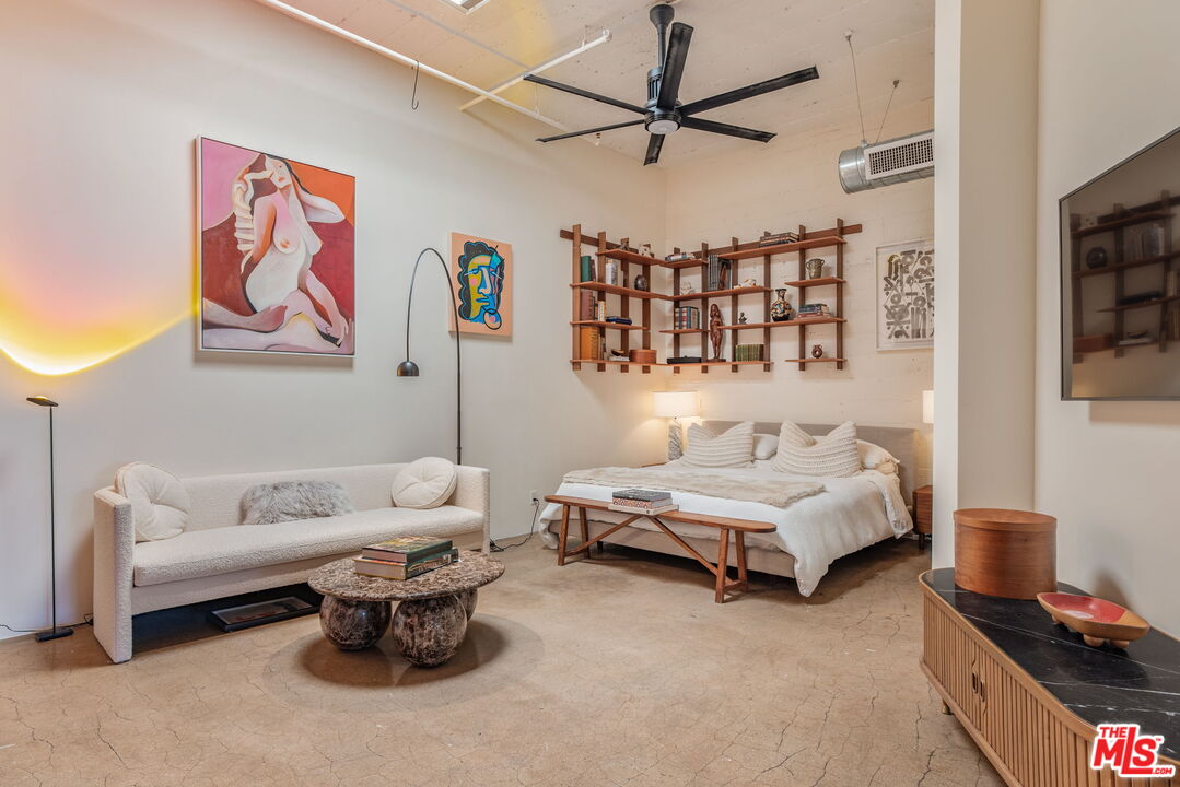 530 Molino St Unit: 213