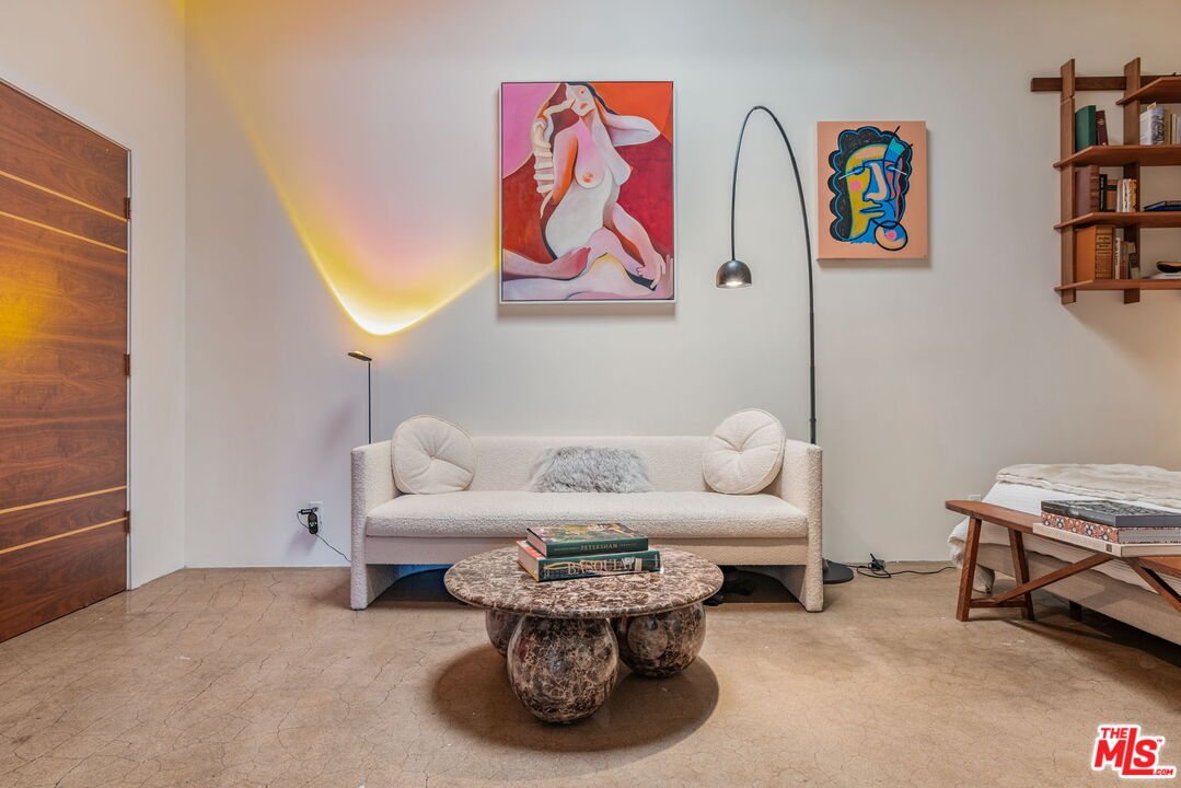 530 Molino St Unit: 213