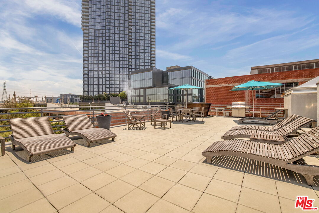 530 Molino St Unit: 213