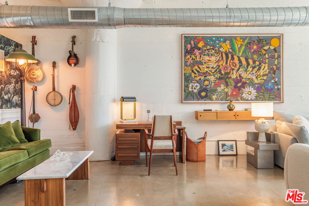 530 Molino St Unit: 213